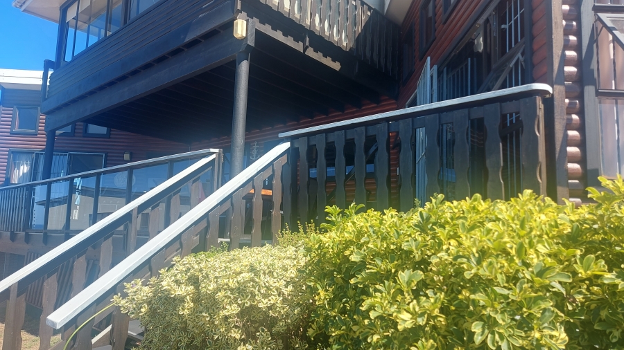 5 Bedroom Property for Sale in De Bakke Western Cape